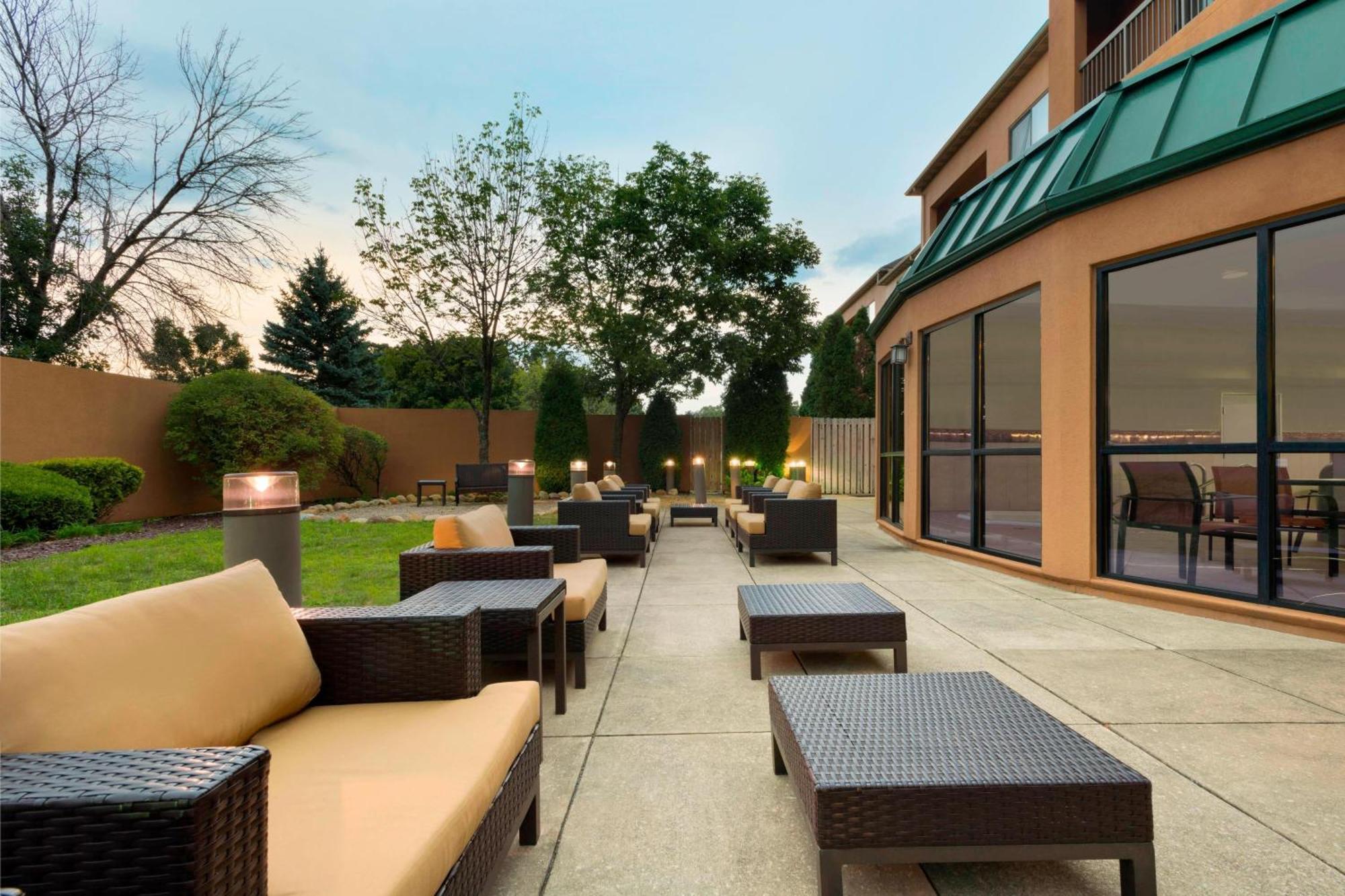 Montrose Courtyard Akron Fairlawn מראה חיצוני תמונה